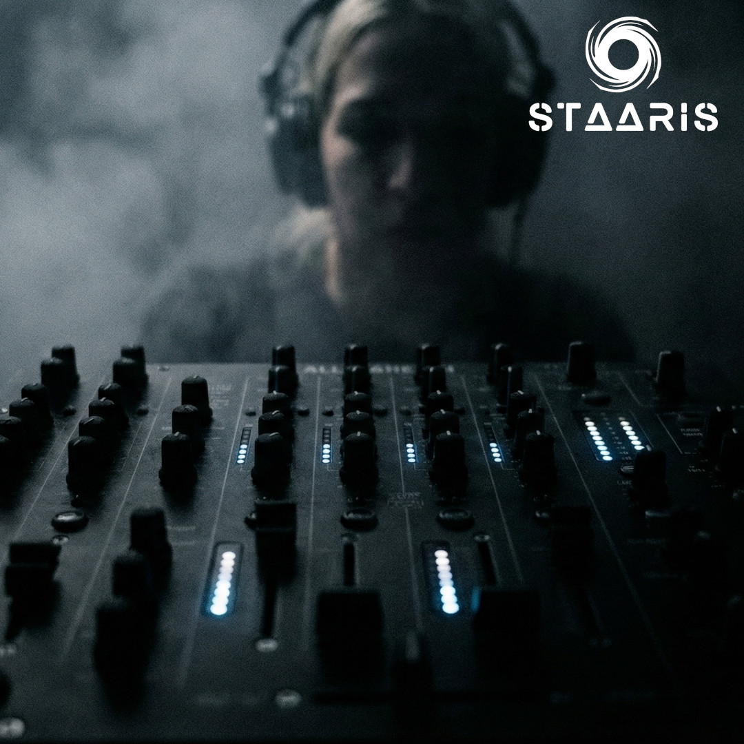 Staaris at the mixer - dark vibe